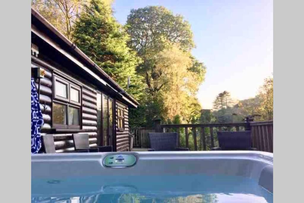 Mistletoe One Luxury Lodge With Hot Tub Windermere Kültér fotó