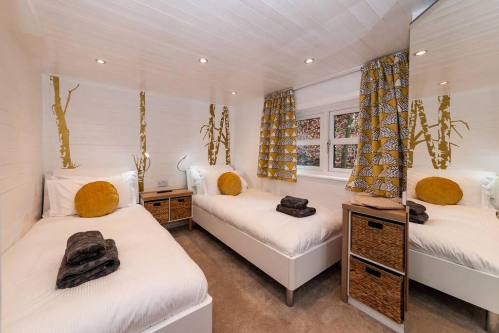Mistletoe One Luxury Lodge With Hot Tub Windermere Kültér fotó