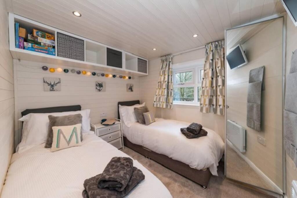 Mistletoe One Luxury Lodge With Hot Tub Windermere Kültér fotó
