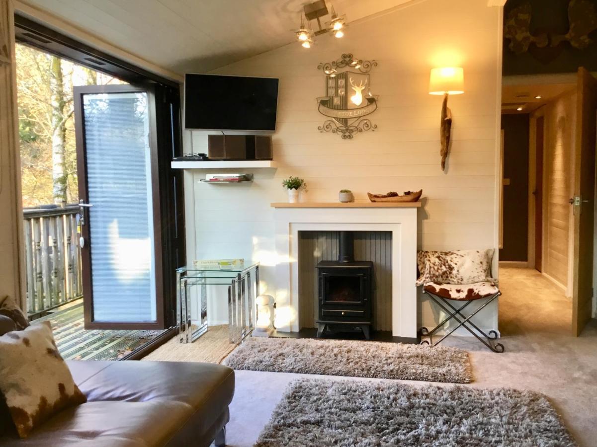 Mistletoe One Luxury Lodge With Hot Tub Windermere Kültér fotó