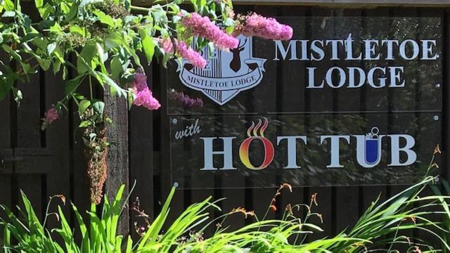 Mistletoe One Luxury Lodge With Hot Tub Windermere Kültér fotó
